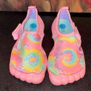 NWOT girls shoes 9/10 Newtz